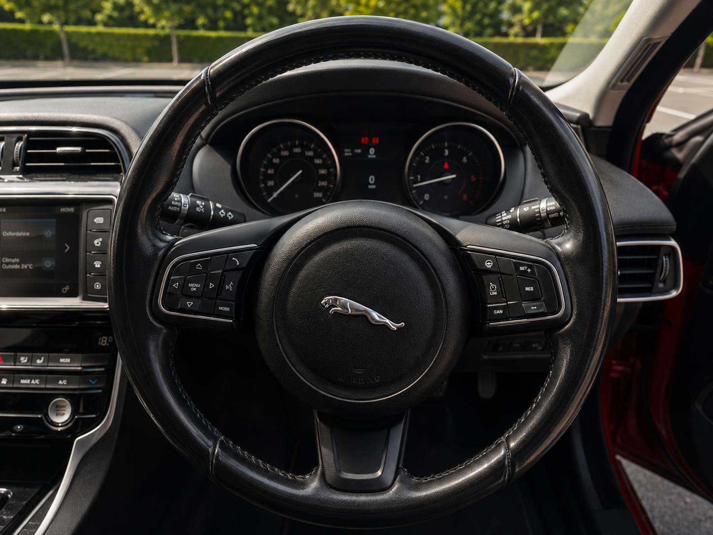 Jaguar XE photo 16